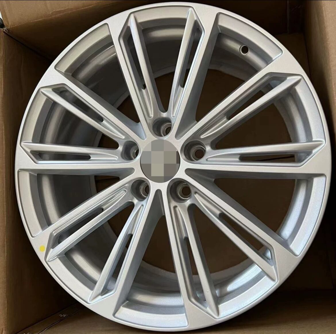 【Audi】19インチ 19×8.5J ブレードホイール スチールリム 適用スタイル アウディ a4L ゴルフCC シビックアコード