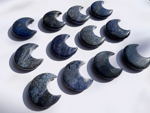 Moon shape stones / ムーンシェイプタンブル