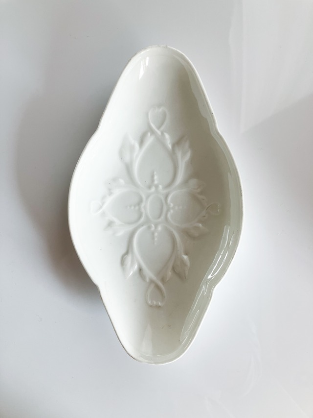 antique Ravier white relief Ⅱ