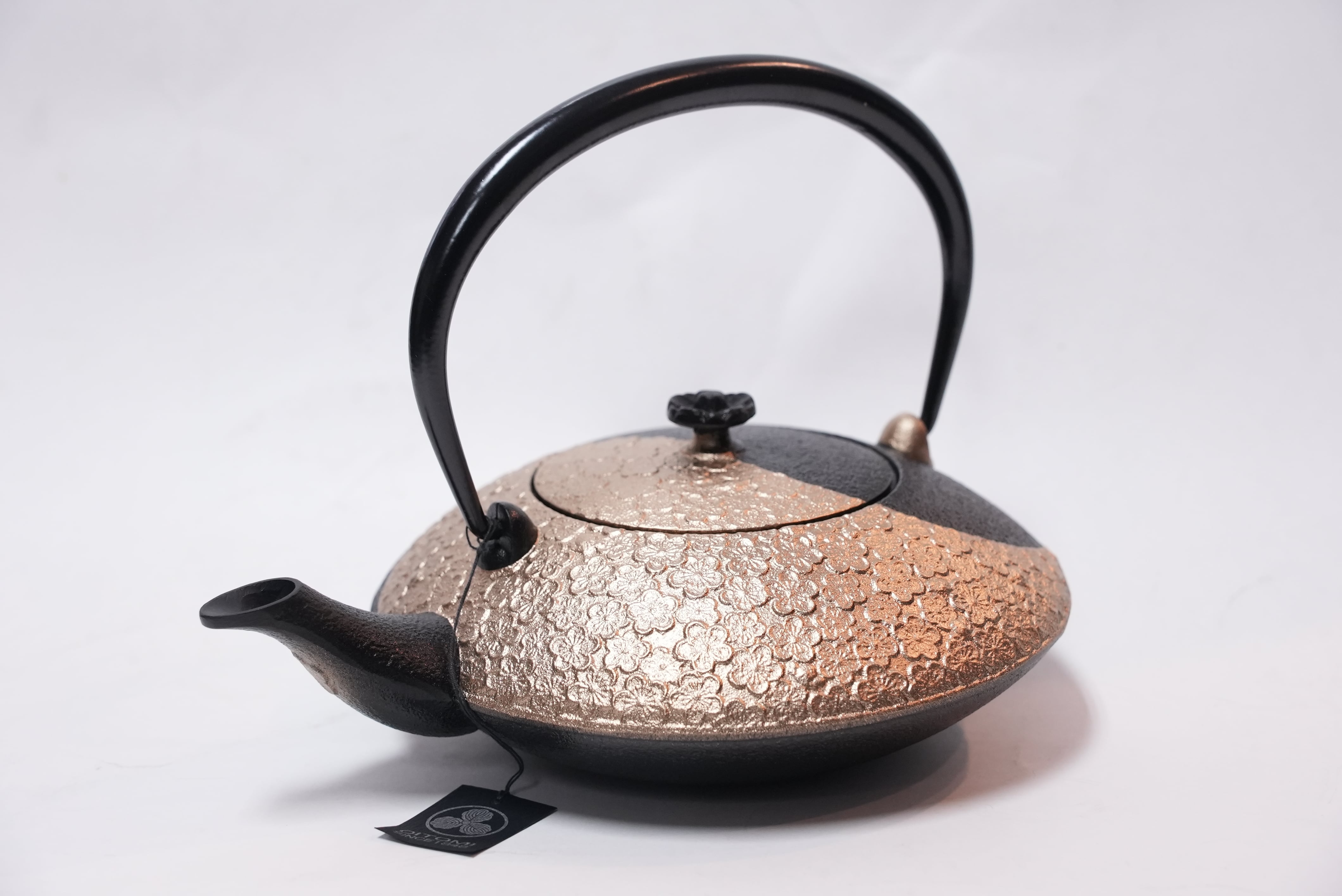 受注生産品)南部鉄器 鉄瓶 陰陽 黒金（クロガネ）0.75L | 1848年創業 