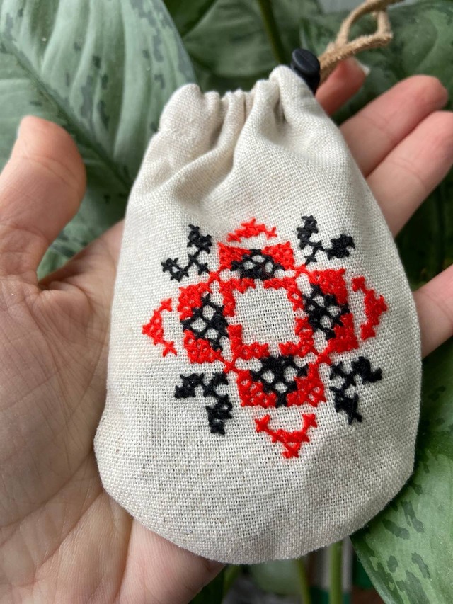 ヴィーシフカ手刺繍アクセサリーポーチ（コインケース）幸運