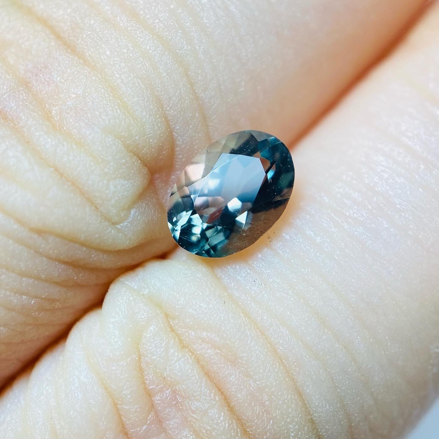 希少グリーンのオレゴンサンストーン1