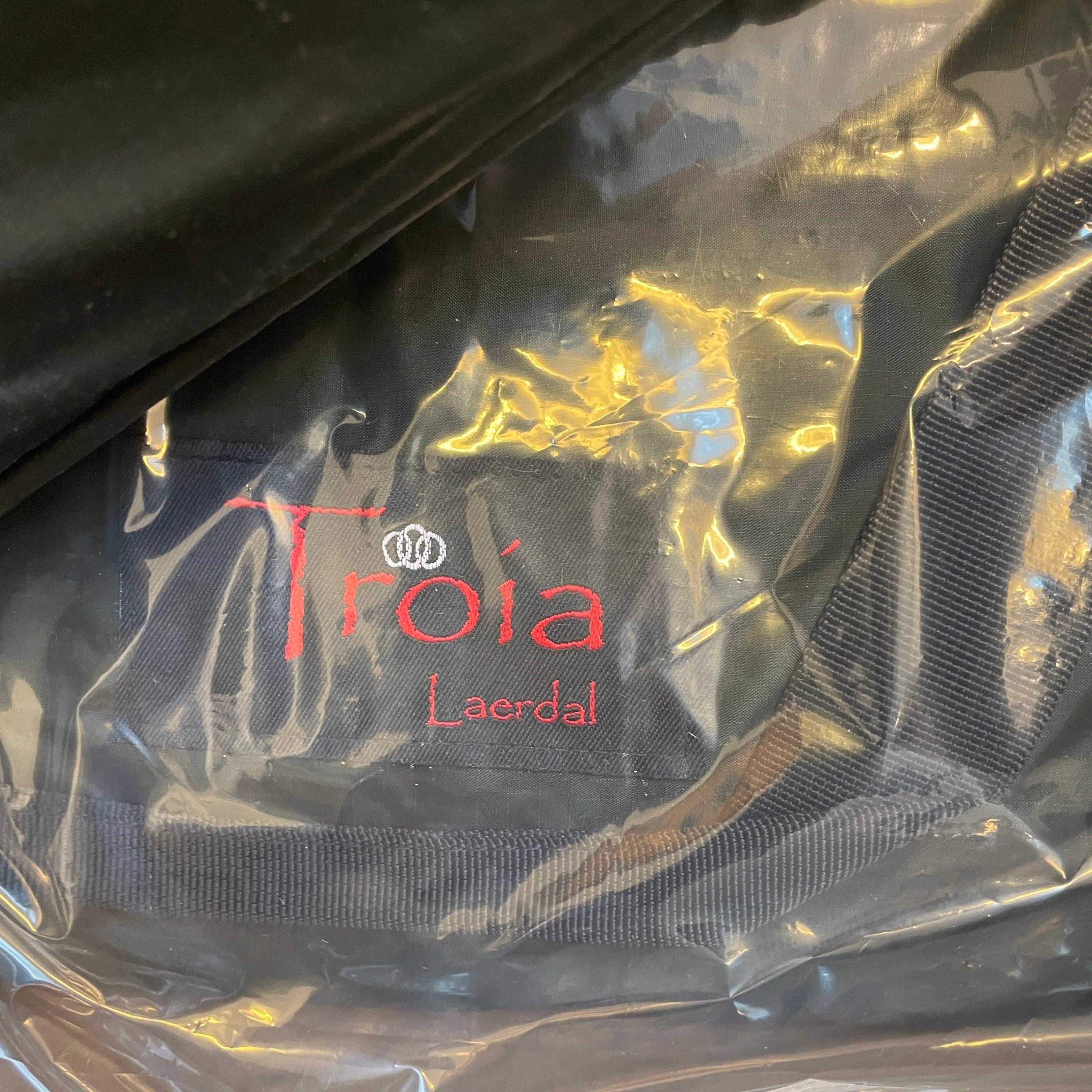 新品 TROIA Laerdal トロイ 通称ダル男 みどり フットプリント