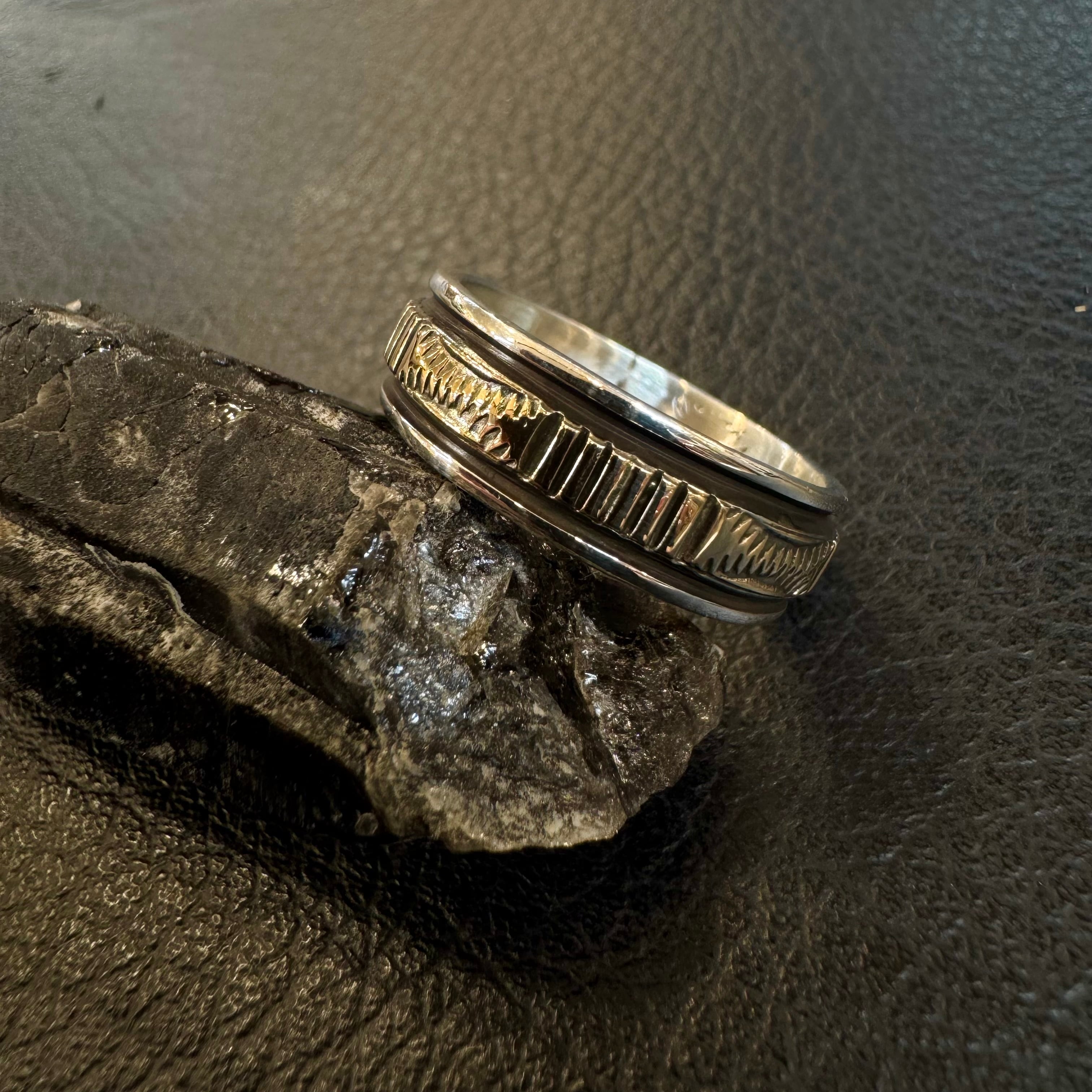 極美品！ナバホ ブルースモーガン　シルバー　21号 スタンプワーク Indian Jewelry｜indian jewelry インディアンジュエリー Bruce Morgan
