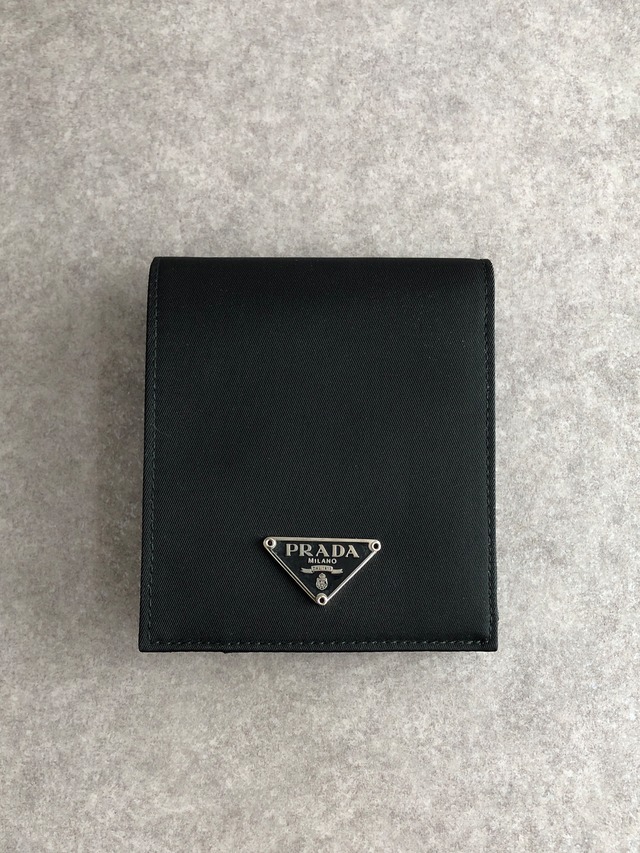 PRADA プラダ 財布 ブラック トライアングルロゴ ナイロン 2つ折り vintage ヴィンテージ オールド 5etdpk