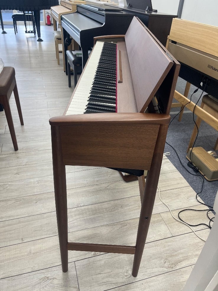 ★82527【電子ピアノ】ROLAND　KF10KW　17年製 ☆82527【電子ピアノ】ROLAND KF10KW 17年製 | リユース専門店エプコ