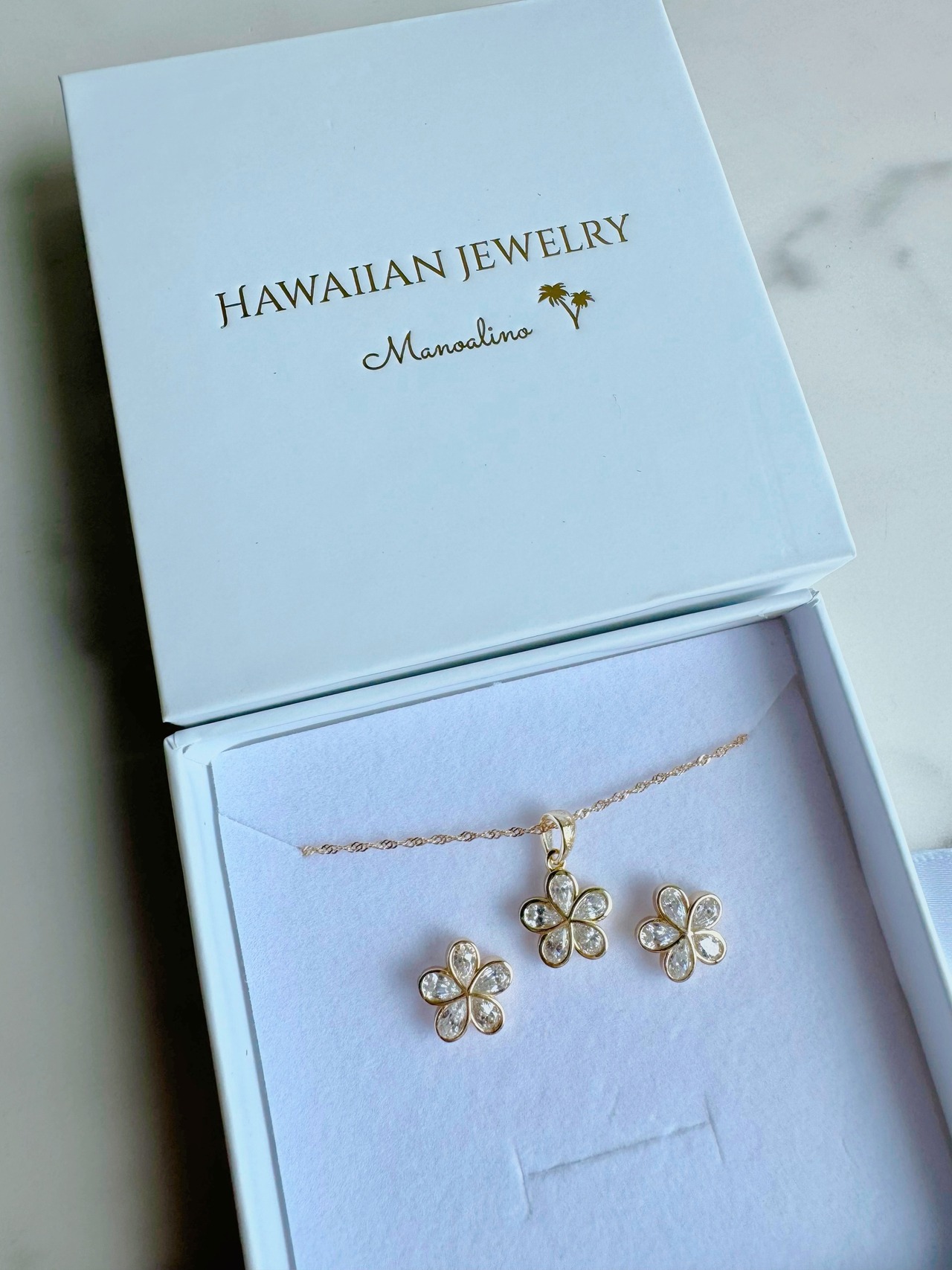 Plumeria 5Arank Zirconia Stud Earrings Hawaiianjewelry(ハワイアンジュエリーAAAAA最高級ランクジルコニア、プルメリアスタッドピアス、イヤリング)