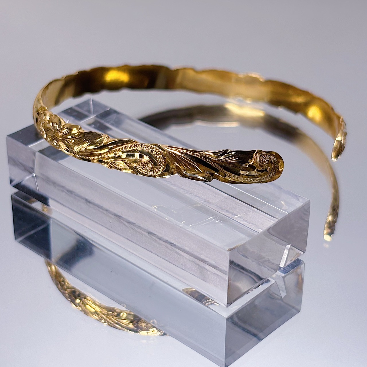 スクロールハワイアンバングル(M~L/6mm/Gold)