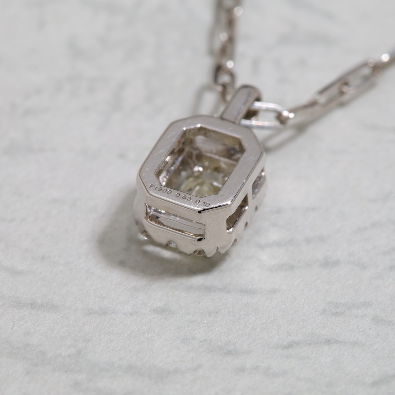 エメラルドカット ダイヤモンド ネックレス M / IF / pt900 / 0.530ct / DA 0.100ct