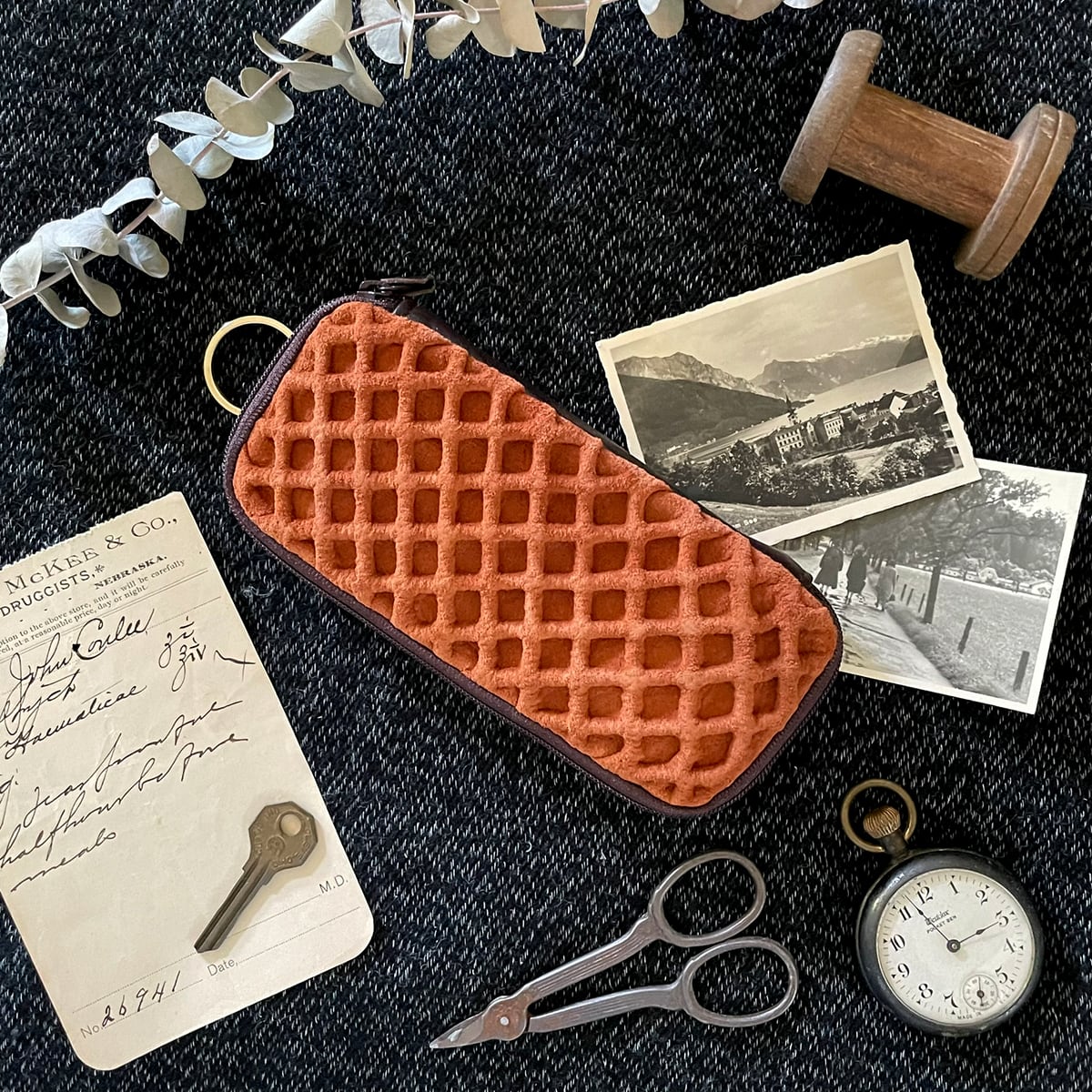 革のワッフル・多用途ポーチ（プレーン） | キッサ・ティールームス