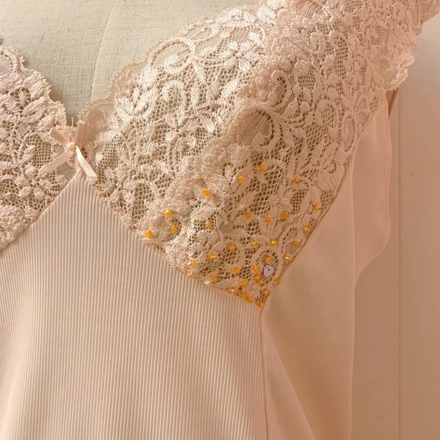 remake : piece of orange hives camisole