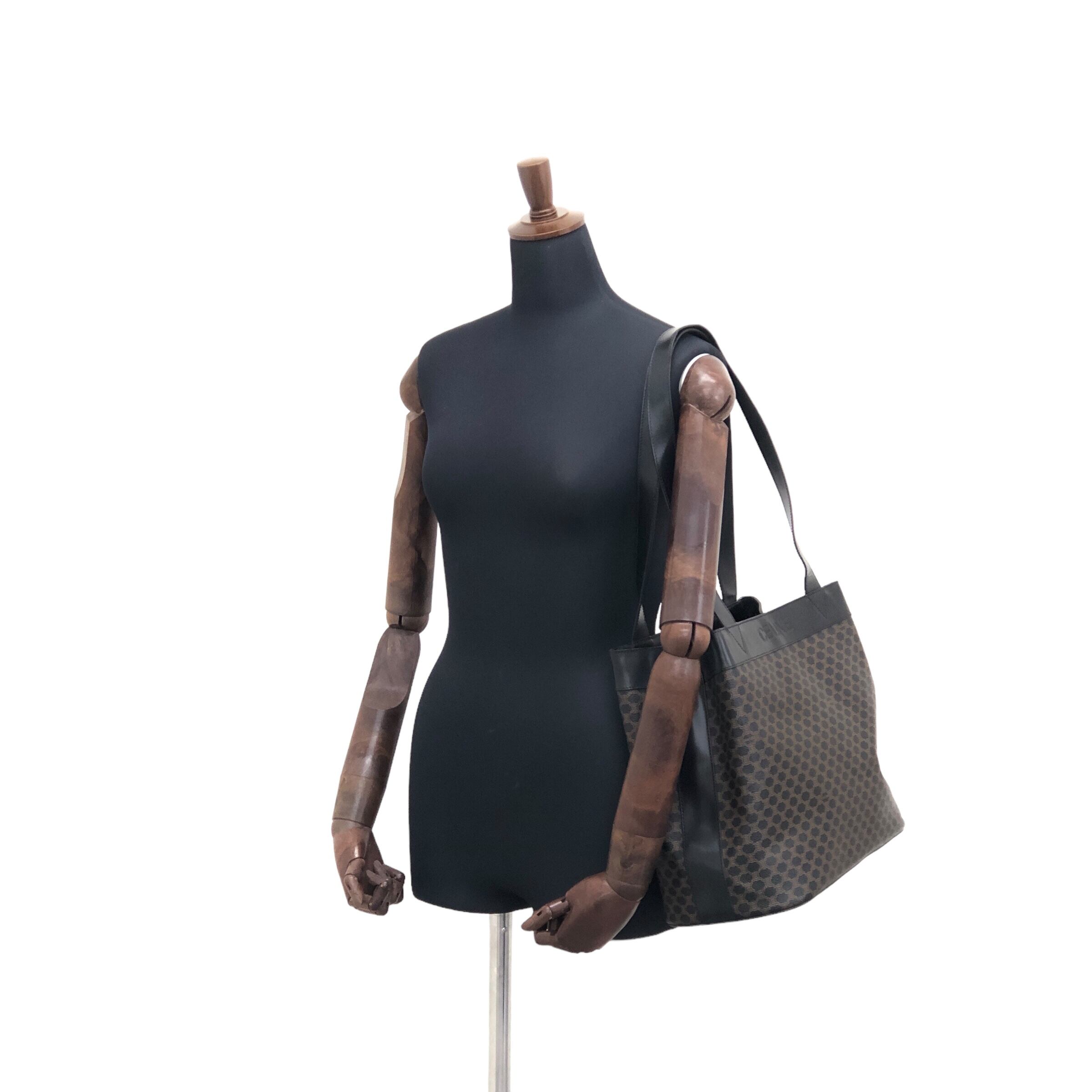 CELINE セリーヌ マカダム ショルダーバッグ ブラック ロゴ PVC レザー