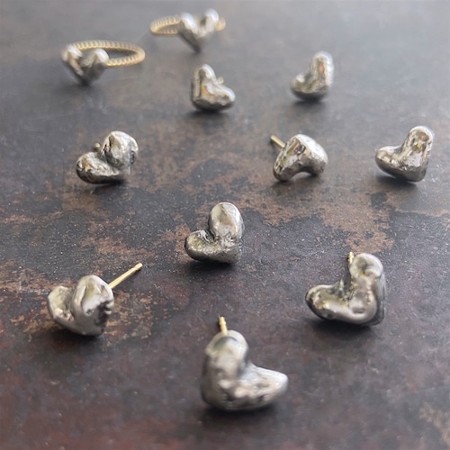 1g-Pure Silver Heart Single Stud Earring / 純銀製 歪なハートの片ピアス