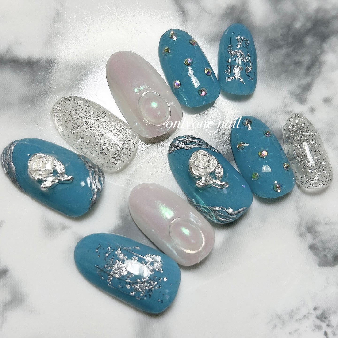 446】大人シンプル♡ニュアンスネイル♡くすみブルー♡純銀ラメ混ぜ 446】大人シンプル♡ニュアンスネイル♡くすみブルー♡純銀ラメ混ぜ