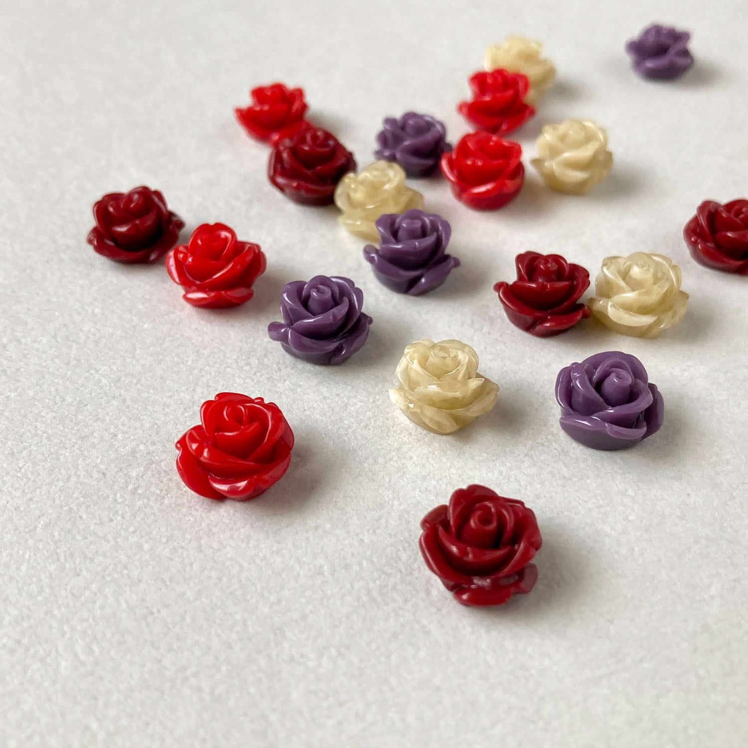 バラモチーフのデコパーツ（11mm） | Dua-アクセサリーパーツショップ