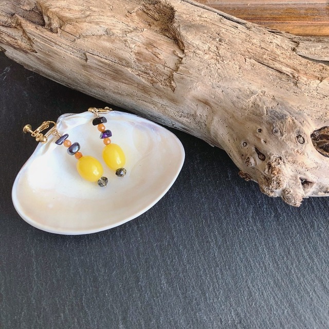 【オーダーメイド】アンティークガラスパーツのイヤリング