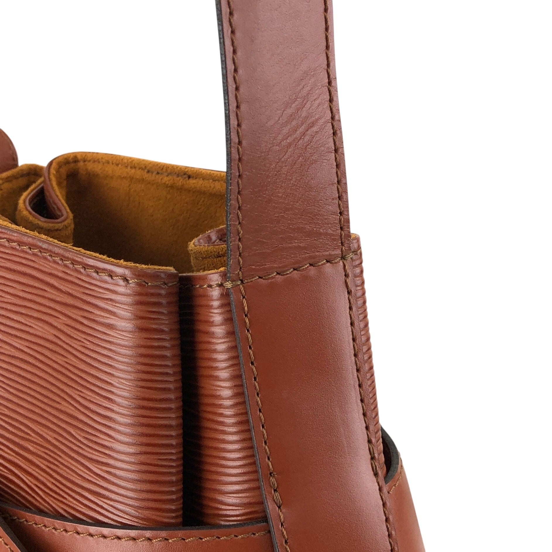 LOUIS VUITTON ルイヴィトン エピ ショルダーバッグ サックデポール