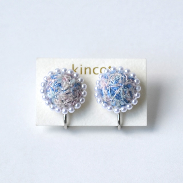 kincot　色糸　小さなまるイヤリング（パール×ブルー）