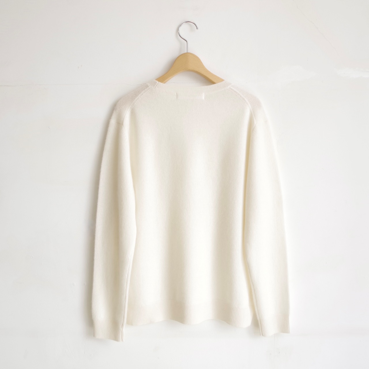 one f.  Cashmere Crew Neck Knit
