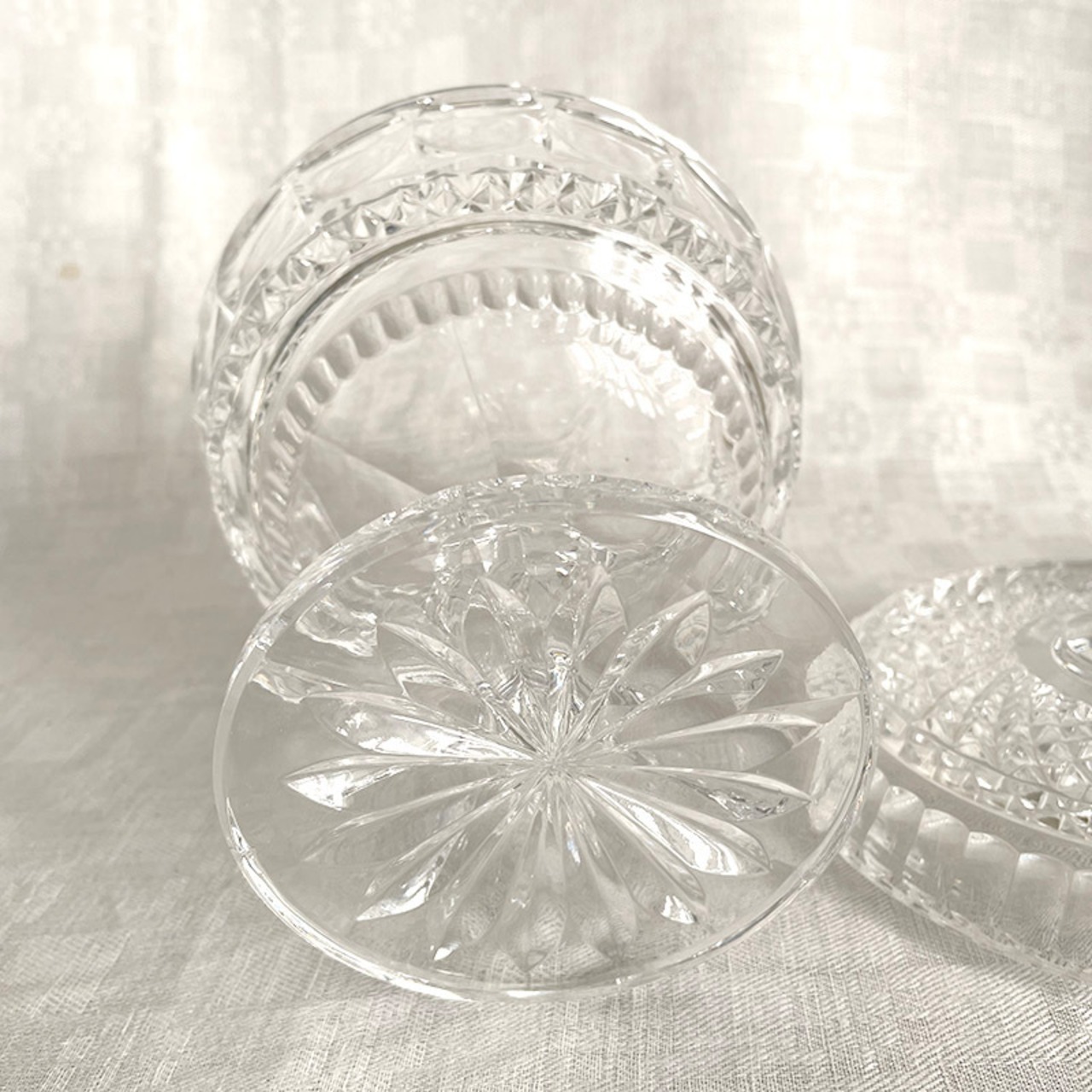 ガラスのボンボニエール　コンポティエ　蓋付き小物入れ　 12otds5