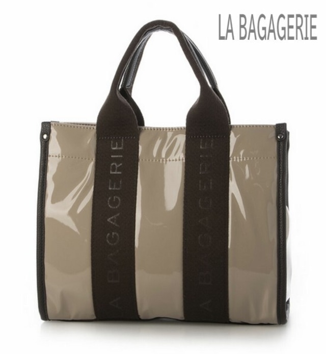 【LA BAGAGERIE】ラ バガジェリー トートバッグ【2023新作】ソフトエナメル ロゴ 2WAYトートバッグ Mサイズ グレージュ