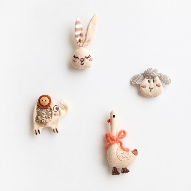 【closet meii】刺繍アニマル ブローチ｜ウサギ・ゾウ・ヒツジ・アヒル