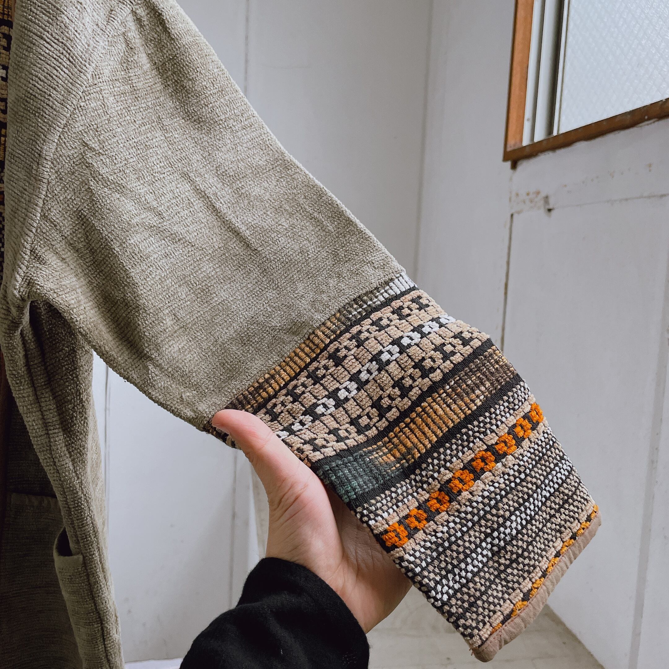 Ethnic line embbossed collarless vintage corduroy jacket