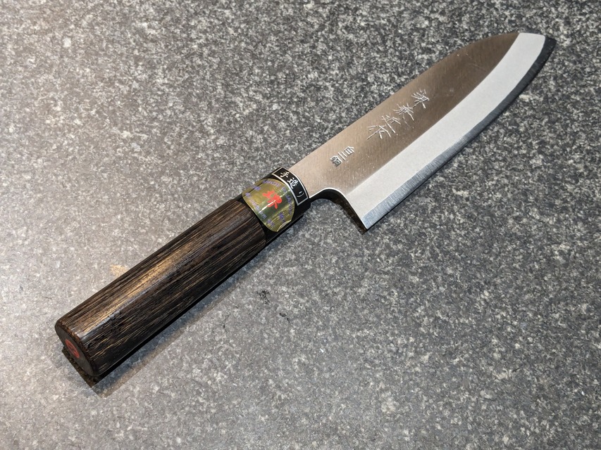 CH002 - Couteau Japonais Santoku Zenpou noir - Lame de 18cm en acier au  carbone Aogami Super
