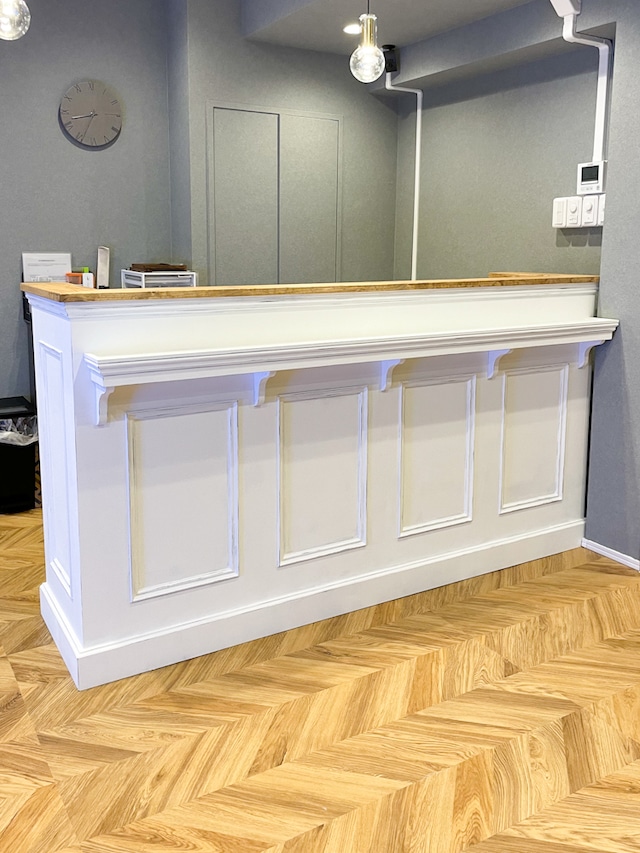 美容室向けアンティーク調レジカウンター66 (ホワイト・ナチュラル)W2000 エステサロン向けオーダーメイド家具店舗什器