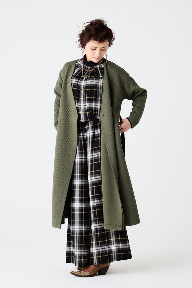 【233C067】ガウンコート