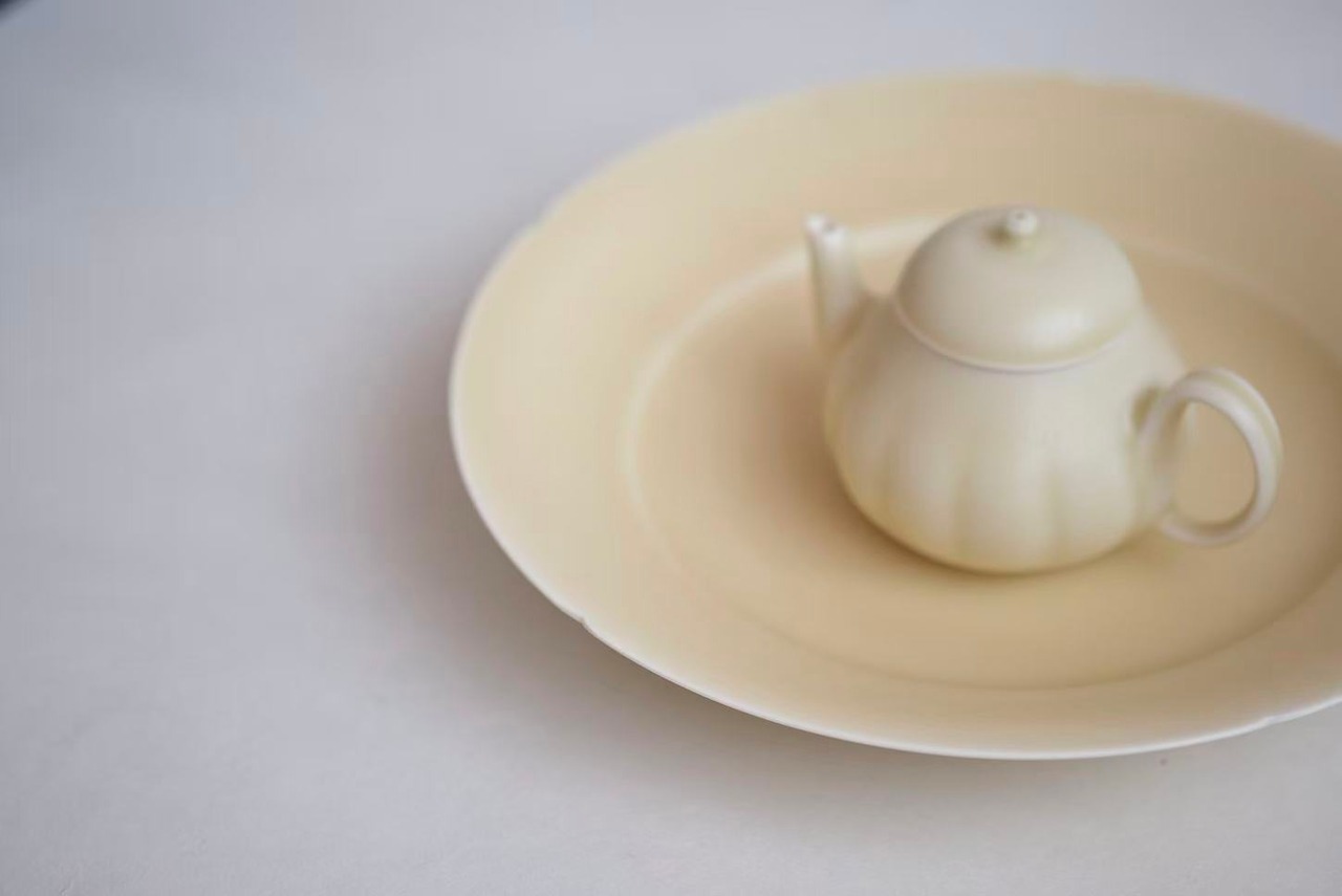 村田匠也 Takuya Murata - 黄釉茶壺承 Teapot tray