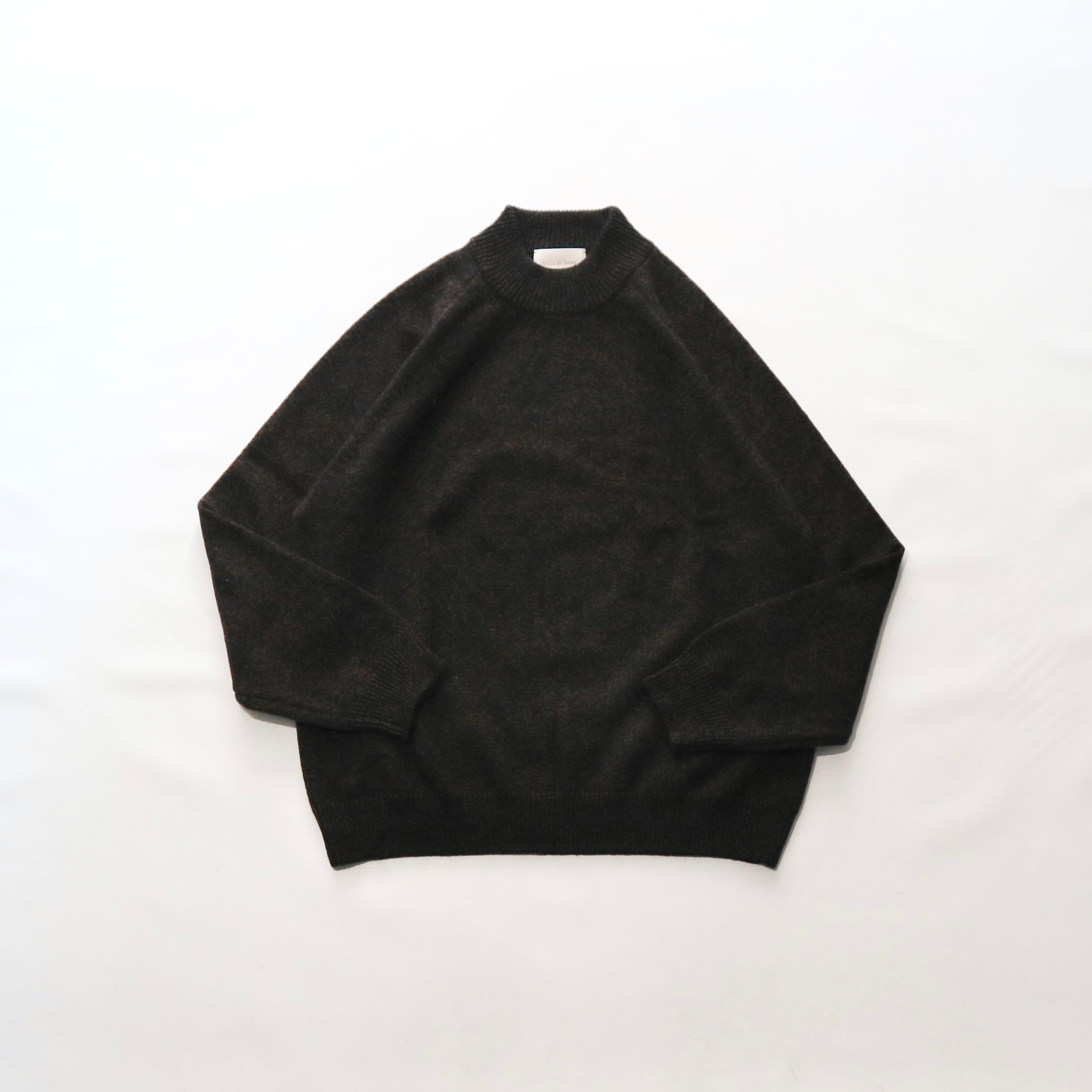 STILL BY HAND スティルバイハンド】MELANGE COLOR KNIT HIGH NECK