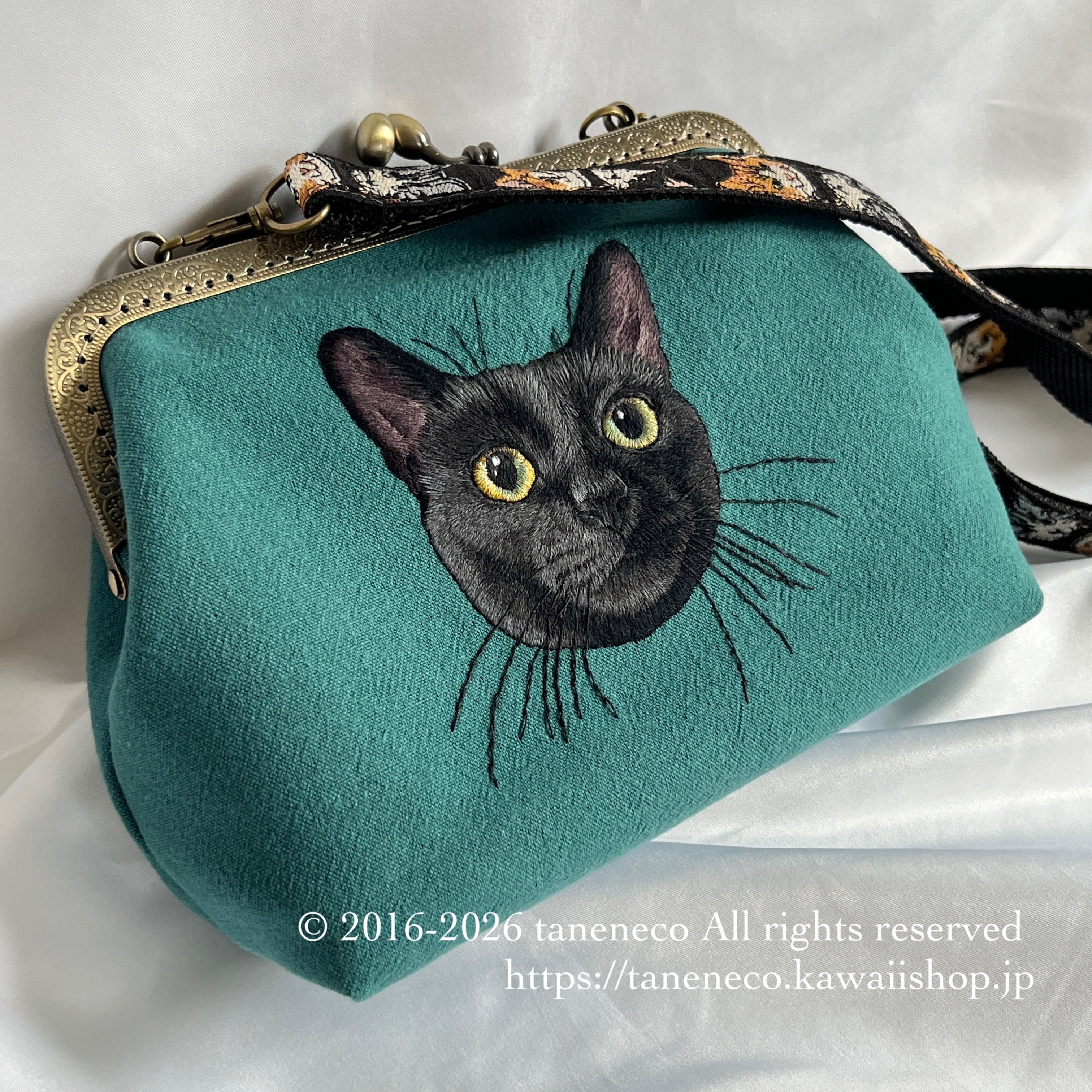 taneneco手刺繍『Gatto Nero ‐黒猫‐』がま口ポシェット | Taneneco Shop
