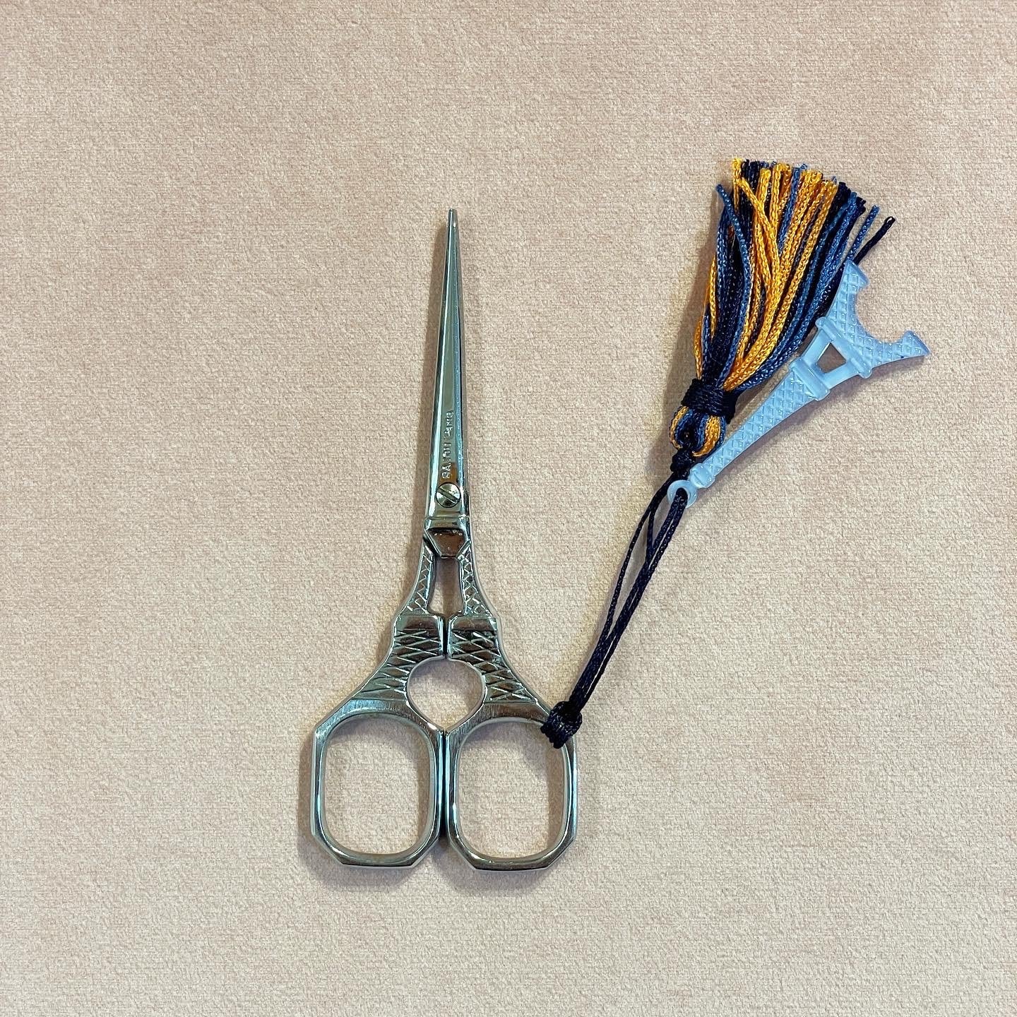 【ラスト１点】フランス製エッフェル塔モチーフ　SAJOUの糸切り鋏 ラスト1点】フランス製エッフェル塔モチーフ SAJOUの糸切り鋏