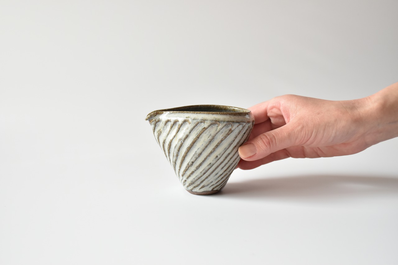 小代瑞穂窯 / 福田るい : しのぎ片口 酒器 草紋しのぎ 白