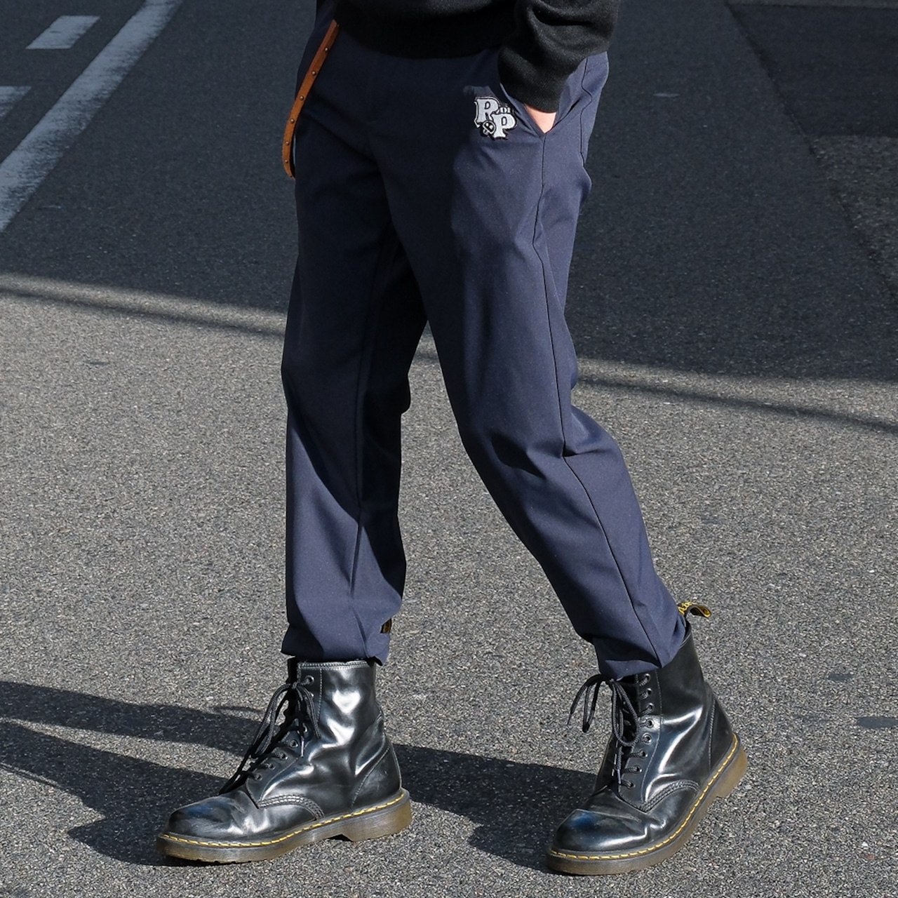 日本製撥水加工刺繍パンツ