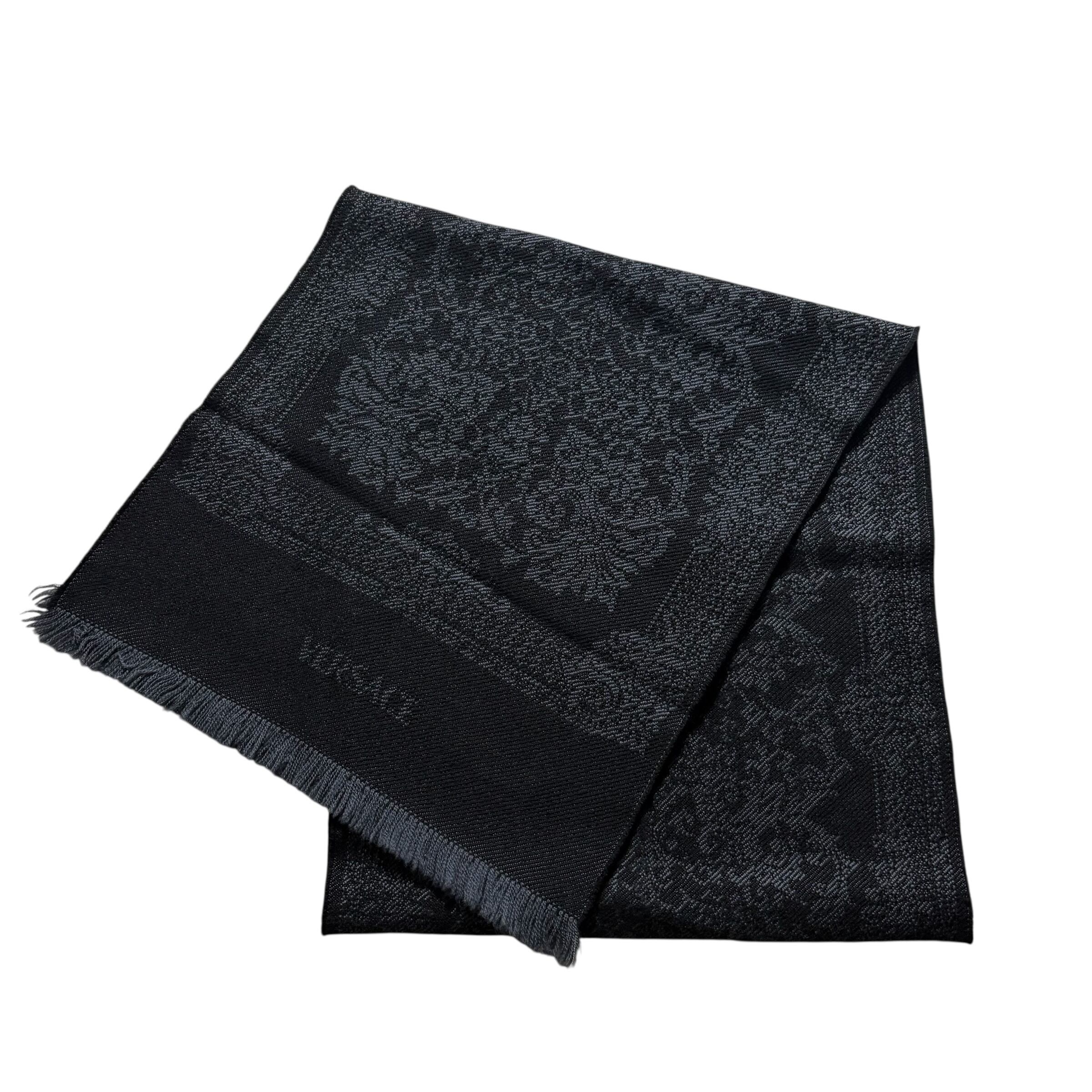 GUCCI by Frida Giannini super large silk scarf | NOIR ONLINE