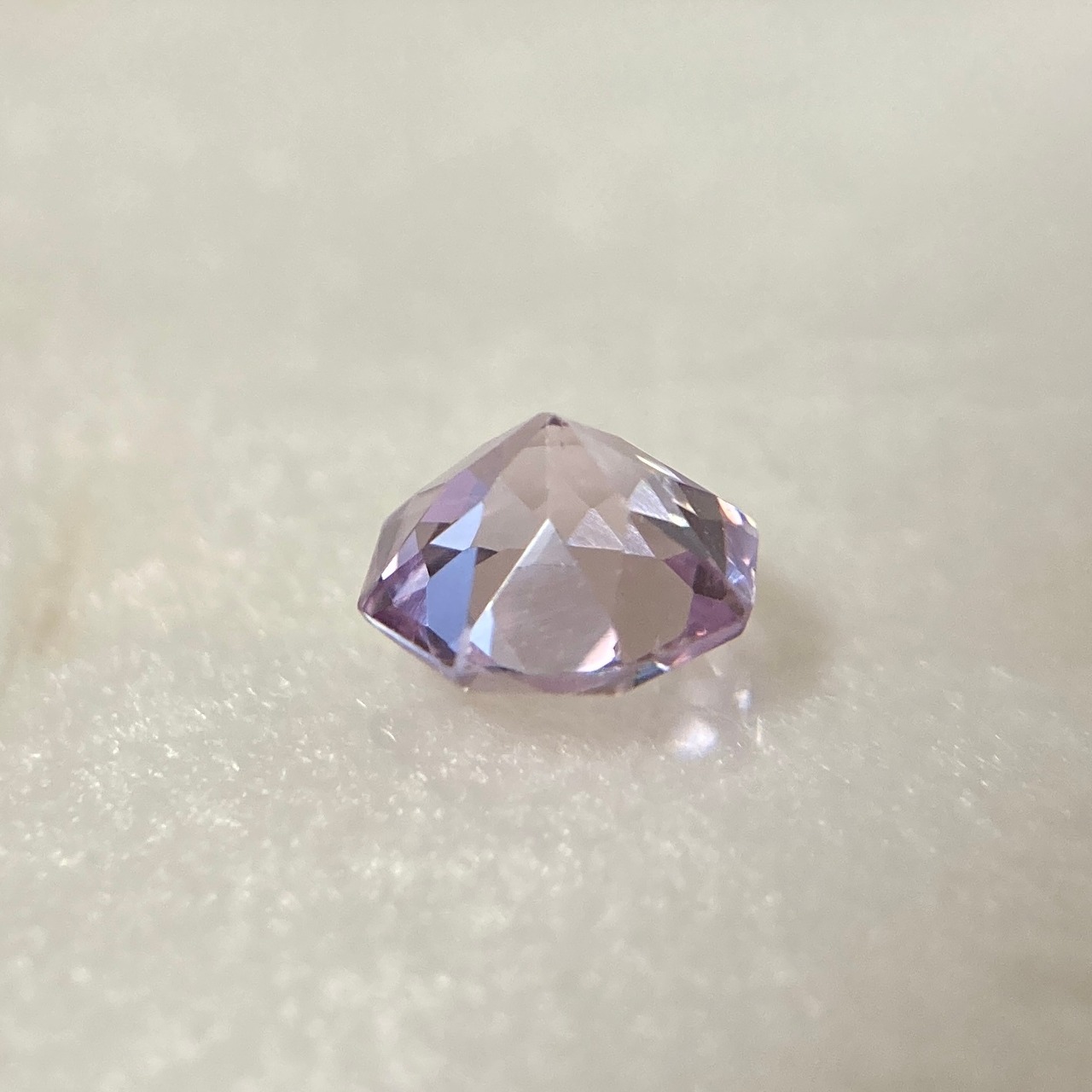 お花みたいな スピネル 0.898ct ピンク 簡易ソーティング付き No.190