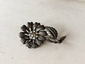 フランス 永遠の露を宿したマーガレットとブローチ ヴィンテージ