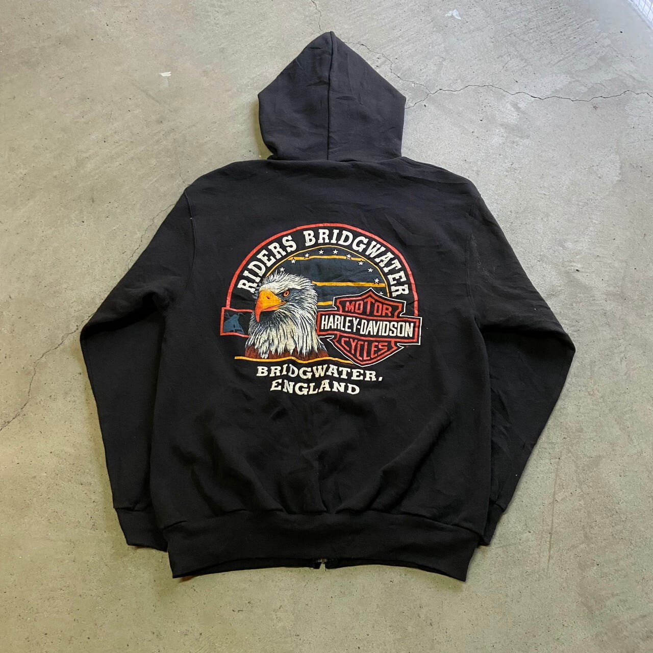 Usa製 90年代 ビンテージ Harley Davidson ハーレーダビッドソン バイク モーターサイクル バックプリント スウェットパーカー メンズl 90s ヴィンテージ 古着 フルジップ ブラック 黒 ワンポイントロゴ パーカー Cave 古着屋 公式 古着通販サイト Usa製 90年代 ビンテージ Harley Davidson ハーレーダビッドソン バイク モーターサイクル バックプリント スウェットパーカー メンズl 90s ヴィンテージ 古着 フルジップ ブラック 黒 ワンポイントロゴ パーカー Cave 古着屋 公式 古着通販サイト