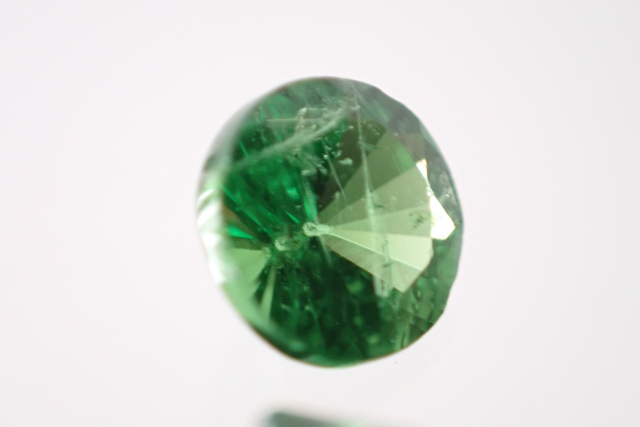 ツァボライト　0.24ct　 [D6-42]