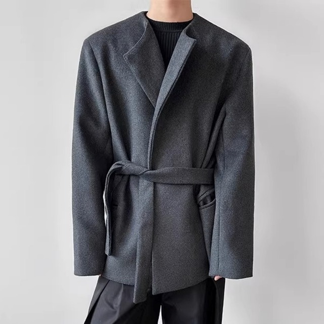 ウエストベルト付き ノーカラーラップショートコート D12159