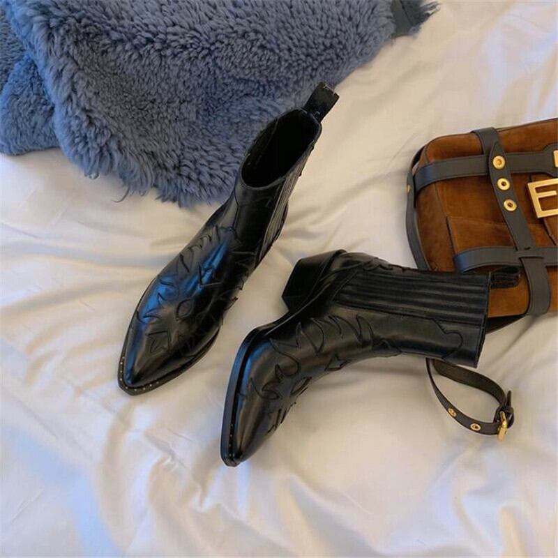 【新作】【送料無料】 黒刺繡レザーブローグアンクルブーツ先のとがったつま先黒ヒールグラディエーターシューズ女性チェルシーブーツ 靴 ブラック 刺繍 10b391663818311