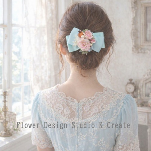 ピンクの薔薇とミントブルーのリボンヘアクリップ　発表会　お出掛け　七五三　髪飾り　ヘアクリップ　水色　ミント　ブルー