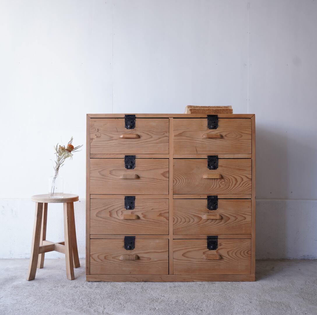 8杯の引き出しチェスト