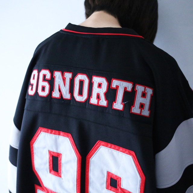 switching design "96" numbering super over silhouette game shirt