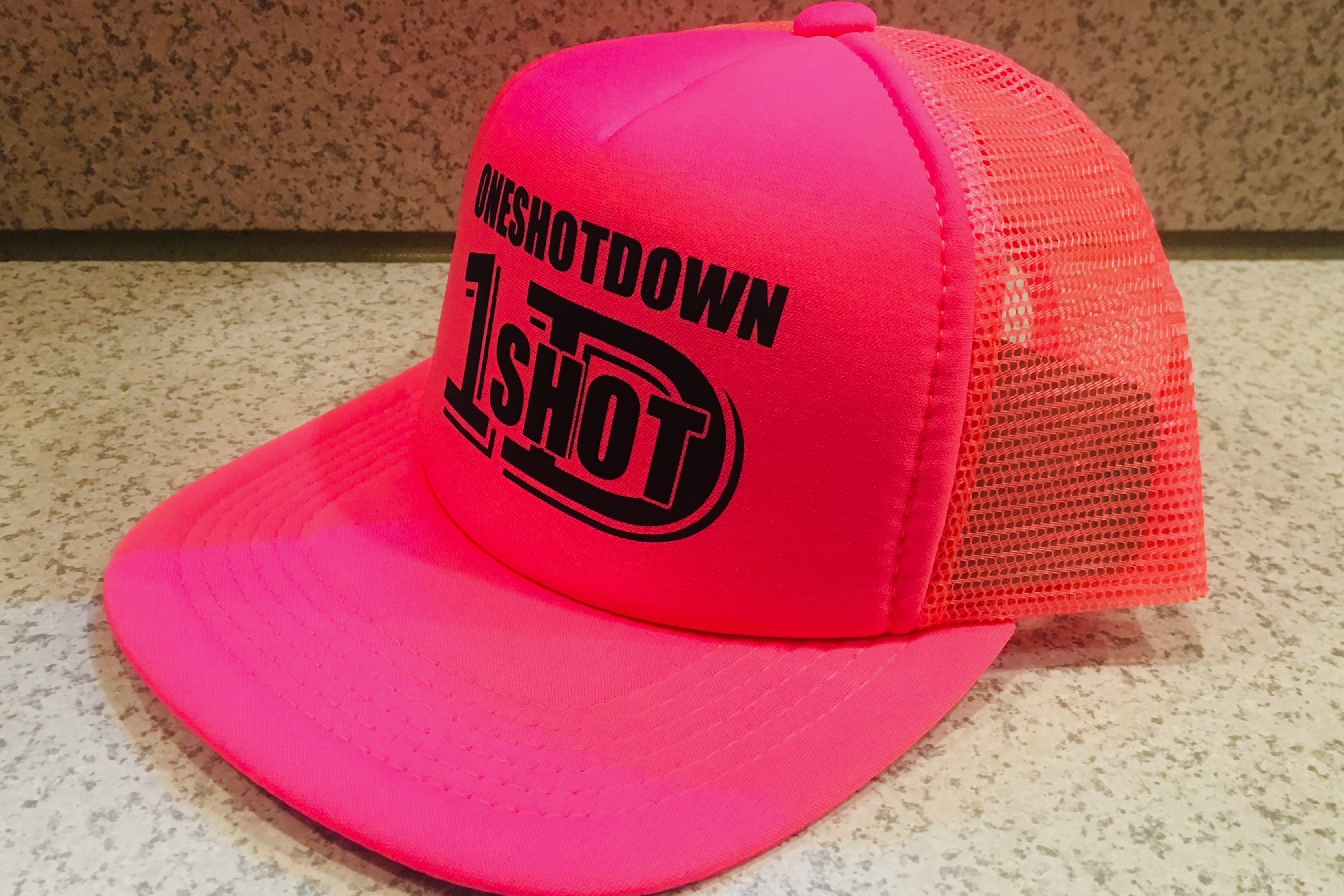 ONESHOTDOWN ネオンカラーロゴメッシュCAP | ONESHOTDOWN