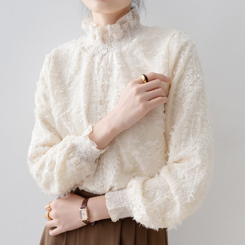 Frill neck shaggy blouse B3634 | Mbeaute