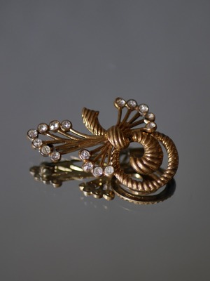 ゴールドカラー×ラインストーン アンティークブローチ フランスアンティーク