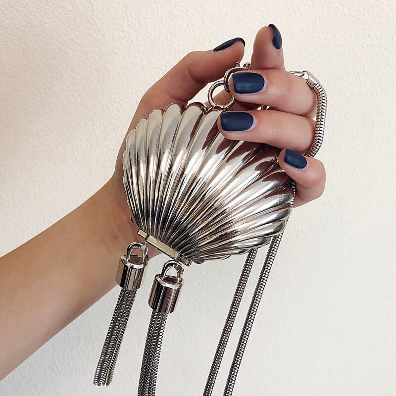 パーソナリティクリエイティブミニバッグ女性2020ワイルドメッセンジャーバッグの新しい流行バージョンウエスタンスタイルフレンチスモールクラウドバッグ 手作りハンドバック31824526008